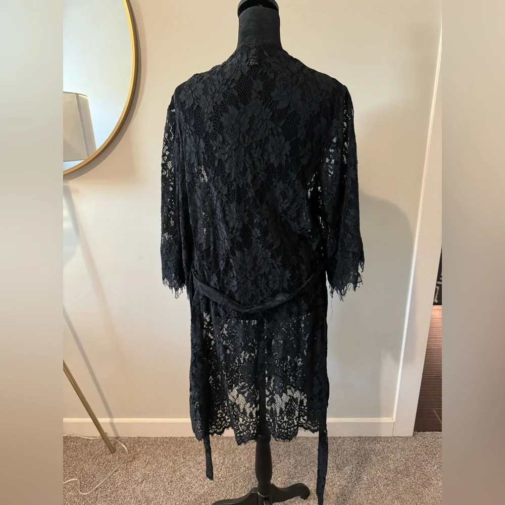 Stylestalker Lace Robe - Picture 8 of 9